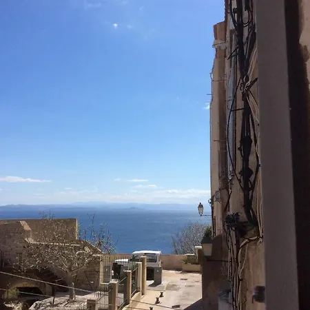 Au Coeur De La Cite Medievale Avec Petite Vue * Бонифачо