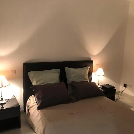 Au Coeur De La Cite Medievale Avec Petite Vue *