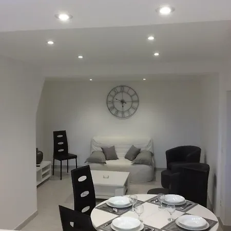 Lejlighed Au Coeur De La Cite Medievale Avec Petite Vue *