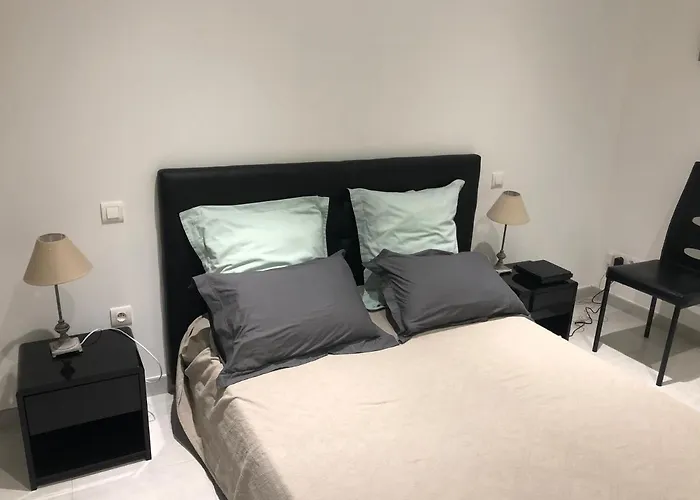 Au Coeur De La Cite Medievale Avec Petite Vue בוניפסיו